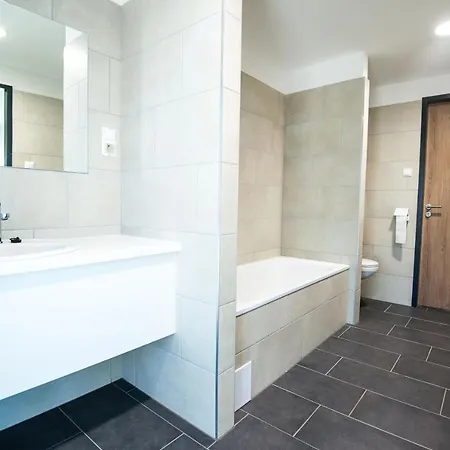 Apartament Nyiltvizi Edzokoezpont Dunakeszi
