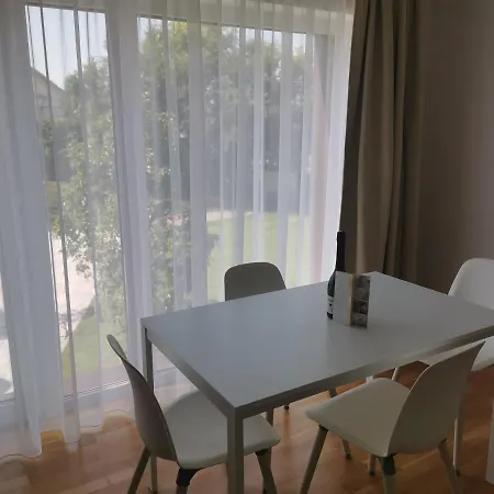Apartament Nyiltvizi Edzokoezpont Dunakeszi